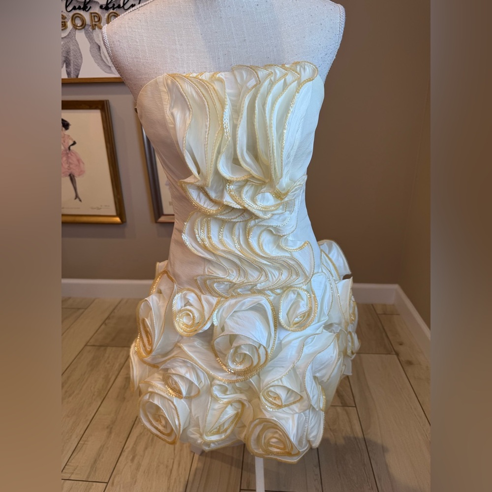 NWT! Moonlight Bridal Strapless White Dress with Sequin Gold Trim Roses
